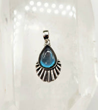 Load image into Gallery viewer, Labradorite Gemstone Pendant - Sterling Silver(925)