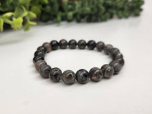 Load image into Gallery viewer, Yooperlite Stretchable Bracelet 8mm (UV Light-Fluorescence)