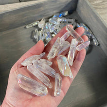 Load image into Gallery viewer, Titanium Aura Quartz Points – 1 lb Bulk Wholesale Lot | Rainbow Crystal Points