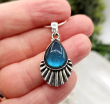Load image into Gallery viewer, Labradorite Gemstone Pendant - Sterling Silver(925)