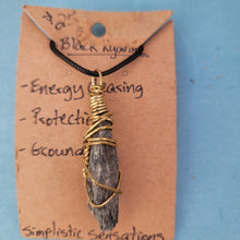 Load image into Gallery viewer, Wire Wrapped Crystal Necklace