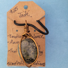 Load image into Gallery viewer, Wire Wrapped Crystal Necklace