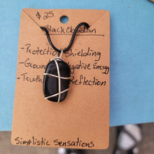 Load image into Gallery viewer, Wire Wrapped Crystal Necklace