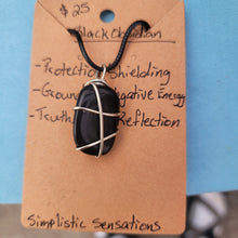 Load image into Gallery viewer, Wire Wrapped Crystal Necklace