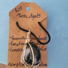Load image into Gallery viewer, Wire Wrapped Crystal Necklace