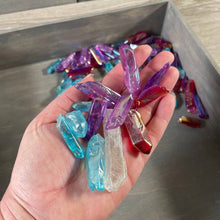 Load image into Gallery viewer, Titanium Aura Quartz Points – 1 lb Bulk Wholesale Lot | Rainbow Crystal Points
