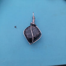Load image into Gallery viewer, Wire Wrapped Crystal Necklace
