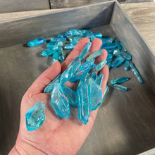 Load image into Gallery viewer, Titanium Aura Quartz Points – 1 lb Bulk Wholesale Lot | Rainbow Crystal Points
